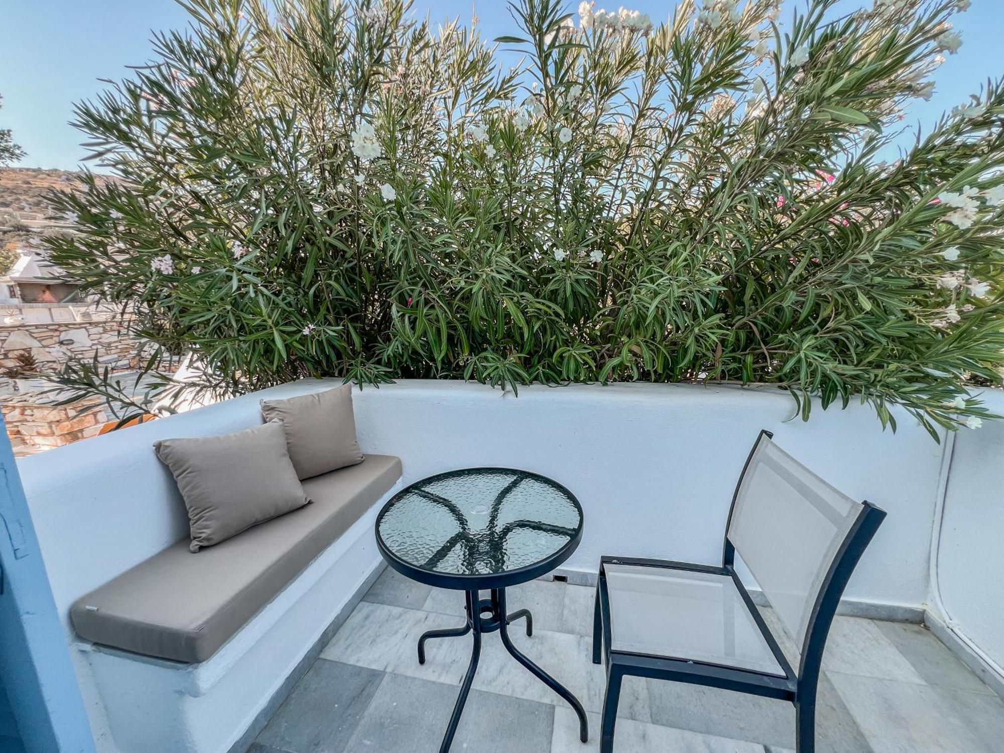Yaleena Residences Drios Exterior foto